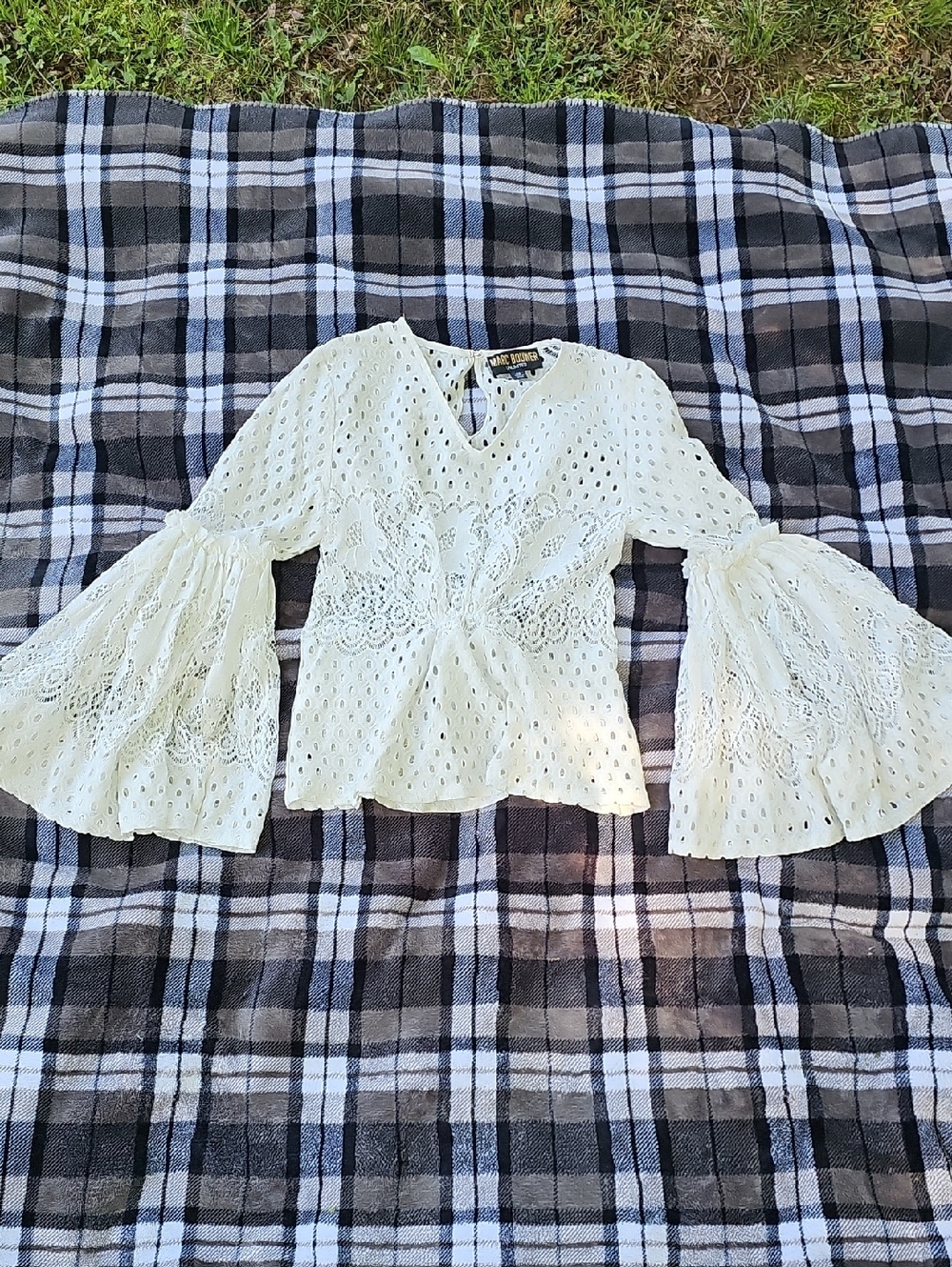 Marc Bouwer Whute Lace Bell-Sleeve Blouse (A)